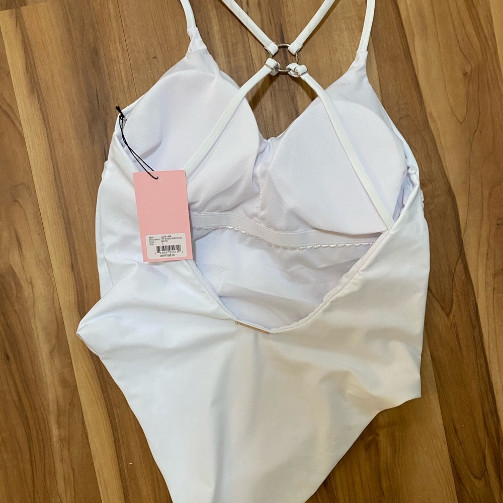 One piece bathing suit - Picture 2 of 4